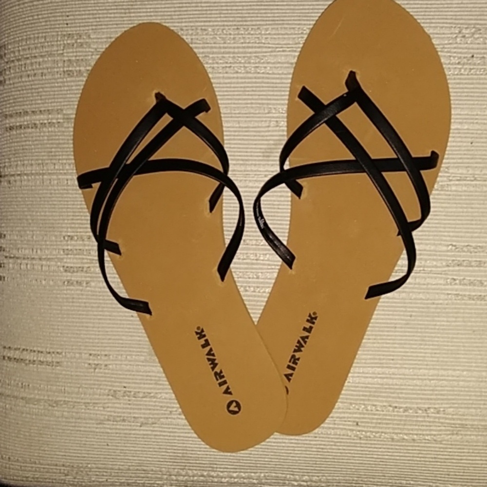 NWOT New Never worn Airwalk sandals 12